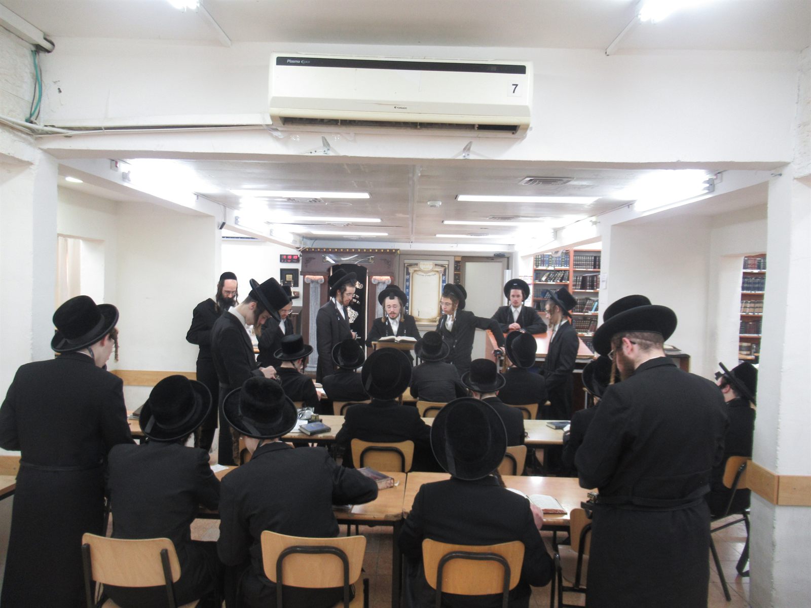 סמא דחיי — בחורי ישיבות בשיעורי שמירת הלשון